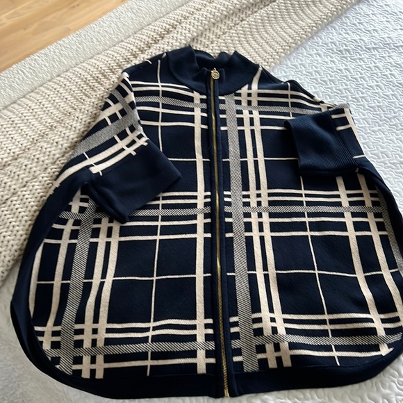 Short sleeve zip up sweater - Picture 2 of 6